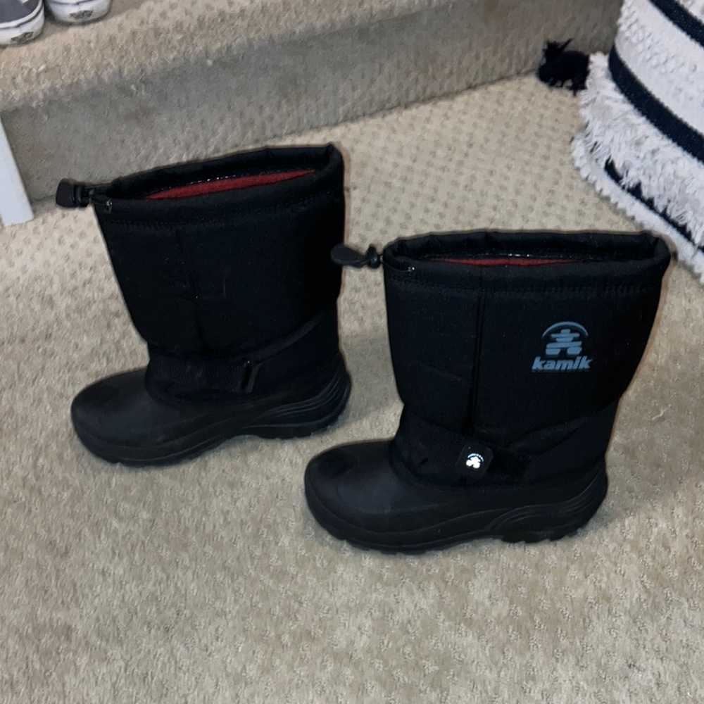 Kamik snow boots boys size 6.